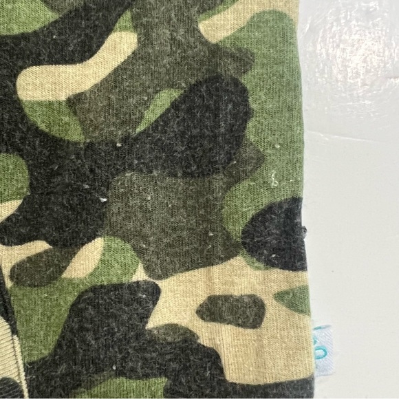 Posh Peanut Camo 9-12m footie - Picture 5 of 9